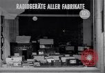 Immagine di Negozio dipartimentale Berlino Germania, 1952, secondo 41 filmato di repertorio 65675041178