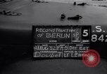Immagine di Bomba ha distrutto edifici di Berlino del post guerra Berlino Germania, 1952, secondo 3 filmato di repertorio 65675041179