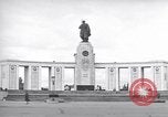 Immagine di La Porta di Brandeburgo Berlino Germania, 1952, secondo 22 filmato di repertorio 65675041181