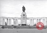 Immagine di La Porta di Brandeburgo Berlino Germania, 1952, secondo 24 filmato di repertorio 65675041181