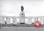 Immagine di La Porta di Brandeburgo Berlino Germania, 1952, secondo 27 filmato di repertorio 65675041181
