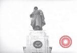 Immagine di La Porta di Brandeburgo Berlino Germania, 1952, secondo 34 filmato di repertorio 65675041181