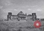 Immagine di La Porta di Brandeburgo Berlino Germania, 1952, secondo 54 filmato di repertorio 65675041181