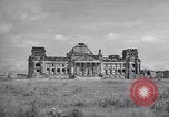 Immagine di La Porta di Brandeburgo Berlino Germania, 1952, secondo 56 filmato di repertorio 65675041181