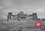 Immagine di La Porta di Brandeburgo Berlino Germania, 1952, secondo 61 filmato di repertorio 65675041181