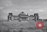 Immagine di La Porta di Brandeburgo Berlino Germania, 1952, secondo 62 filmato di repertorio 65675041181
