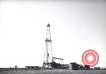Standbild Bohrungen nach Öl Iran, 1957, aus Sekunde 3 historischem Filmmaterial Videoclip 65675041197