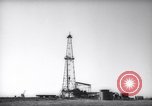 Standbild Bohrungen nach Öl Iran, 1957, aus Sekunde 4 historischem Filmmaterial Videoclip 65675041197