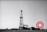 Standbild Bohrungen nach Öl Iran, 1957, aus Sekunde 10 historischem Filmmaterial Videoclip 65675041197