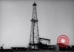 Standbild Bohrungen nach Öl Iran, 1957, aus Sekunde 15 historischem Filmmaterial Videoclip 65675041197