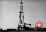 Standbild Bohrungen nach Öl Iran, 1957, aus Sekunde 19 historischem Filmmaterial Videoclip 65675041197