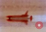 Standbild Stan Barrett fahren eine Rakete powered Auto California United States USA, 1979, aus Sekunde 58 historischem Filmmaterial Videoclip 65675041227