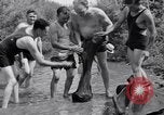 Standbild Skelett von Mammut Kewanee Illinois United States USA, 1933, aus Sekunde 27 historischem Filmmaterial Videoclip 65675041252