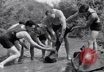 Standbild Skelett von Mammut Kewanee Illinois United States USA, 1933, aus Sekunde 31 historischem Filmmaterial Videoclip 65675041252