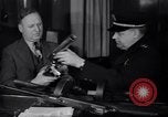 Image Des mesures de sécurité de la banque contre les voleurs de banque gangster Chicago Illinois USA, 1935, de la seconde 21 séquences d'archives historiques vidéo 65675041275