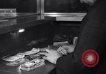 Image Des mesures de sécurité de la banque contre les voleurs de banque gangster Chicago Illinois USA, 1935, de la seconde 52 séquences d'archives historiques vidéo 65675041275