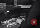Image Des mesures de sécurité de la banque contre les voleurs de banque gangster Chicago Illinois USA, 1935, de la seconde 53 séquences d'archives historiques vidéo 65675041275