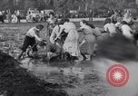 Immagine di Il fango wrestling Los Angeles California USA, 1936, secondo 33 filmato di repertorio 65675041292