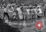 Immagine di Il fango wrestling Los Angeles California USA, 1936, secondo 35 filmato di repertorio 65675041292
