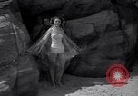Image de bain de soleil Del Monte California USA, 1936, de la seconde 10 séquences d'archives historiques vidéo 65675041305