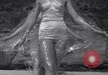 Image de bain de soleil Del Monte California USA, 1936, de la seconde 17 séquences d'archives historiques vidéo 65675041305