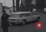 Image les troupes des États-Unis Saint Germain-En-Lay France, 1967, de la seconde 22 séquences d'archives historiques vidéo 65675041318