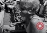 Immagine di Los Angeles Dodgers vs giants di Tokyo pre-stagione di baseball gioco Vero Beach Florida USA, 1967, secondo 16 filmato di repertorio 65675041326