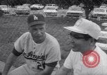 Immagine di Los Angeles Dodgers vs giants di Tokyo pre-stagione di baseball gioco Vero Beach Florida USA, 1967, secondo 28 filmato di repertorio 65675041326
