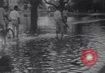 Standbild schwere Regenfälle Westbengalen Indien, 1967, aus Sekunde 6 historischem Filmmaterial Videoclip 65675041329