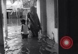 Standbild schwere Regenfälle Westbengalen Indien, 1967, aus Sekunde 34 historischem Filmmaterial Videoclip 65675041329