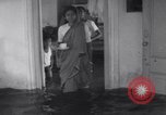 Standbild schwere Regenfälle Westbengalen Indien, 1967, aus Sekunde 42 historischem Filmmaterial Videoclip 65675041329