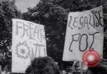 Image Les hippies lors d'une manifestation London England Royaume-Uni, 1967, de la seconde 20 séquences d'archives historiques vidéo 65675041331