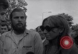 Image Les hippies lors d'une manifestation London England Royaume-Uni, 1967, de la seconde 30 séquences d'archives historiques vidéo 65675041331
