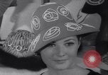 Immagine di Accessori moda Londra Inghilterra Regno Unito, 1967, secondo 16 filmato di repertorio 65675041333