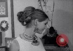 Immagine di Accessori moda Londra Inghilterra Regno Unito, 1967, secondo 54 filmato di repertorio 65675041333