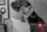 Immagine di Accessori moda Londra Inghilterra Regno Unito, 1967, secondo 56 filmato di repertorio 65675041333