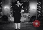 Standbild Modelle Barcelona Spanien, 1947, aus Sekunde 9 historischem Filmmaterial Videoclip 65675041345