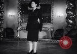 Standbild Modelle Barcelona Spanien, 1947, aus Sekunde 10 historischem Filmmaterial Videoclip 65675041345