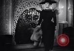 Standbild Modelle Barcelona Spanien, 1947, aus Sekunde 45 historischem Filmmaterial Videoclip 65675041345
