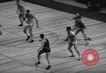 Standbild Basketball New York United States USA, 1947, aus Sekunde 6 historischem Filmmaterial Videoclip 65675041346
