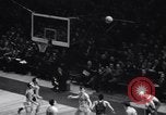 Standbild Basketball New York United States USA, 1947, aus Sekunde 12 historischem Filmmaterial Videoclip 65675041346