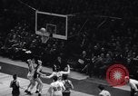 Standbild Basketball New York United States USA, 1947, aus Sekunde 13 historischem Filmmaterial Videoclip 65675041346