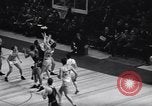 Standbild Basketball New York United States USA, 1947, aus Sekunde 14 historischem Filmmaterial Videoclip 65675041346