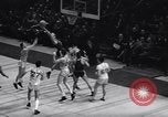 Standbild Basketball New York United States USA, 1947, aus Sekunde 15 historischem Filmmaterial Videoclip 65675041346