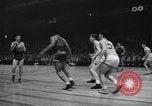 Standbild Basketball New York United States USA, 1947, aus Sekunde 25 historischem Filmmaterial Videoclip 65675041346