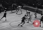 Standbild Basketball New York United States USA, 1947, aus Sekunde 28 historischem Filmmaterial Videoclip 65675041346