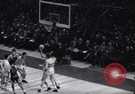 Standbild Basketball New York United States USA, 1947, aus Sekunde 31 historischem Filmmaterial Videoclip 65675041346