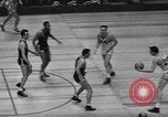 Standbild Basketball New York United States USA, 1947, aus Sekunde 37 historischem Filmmaterial Videoclip 65675041346