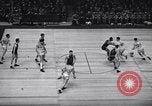 Standbild Basketball New York United States USA, 1947, aus Sekunde 41 historischem Filmmaterial Videoclip 65675041346