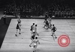 Standbild Basketball New York United States USA, 1947, aus Sekunde 42 historischem Filmmaterial Videoclip 65675041346